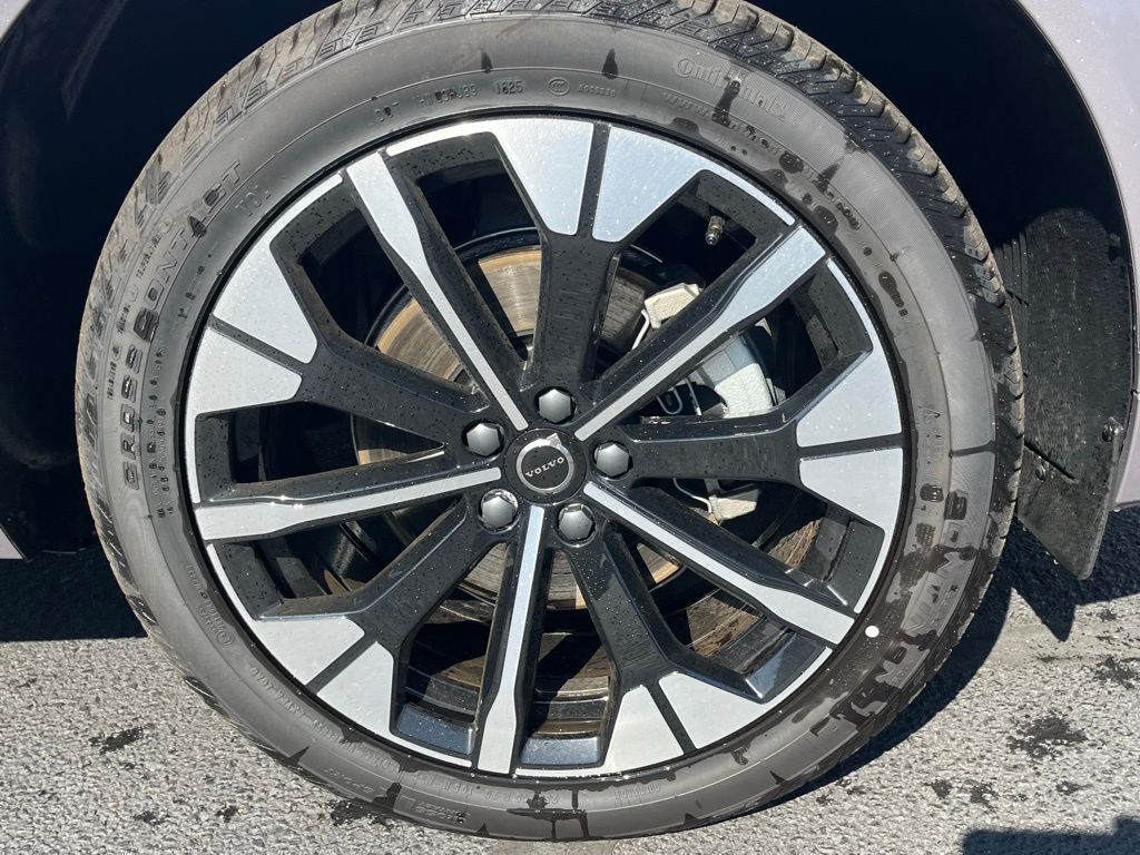 2026 Volvo XC60 Plus - Photo 16