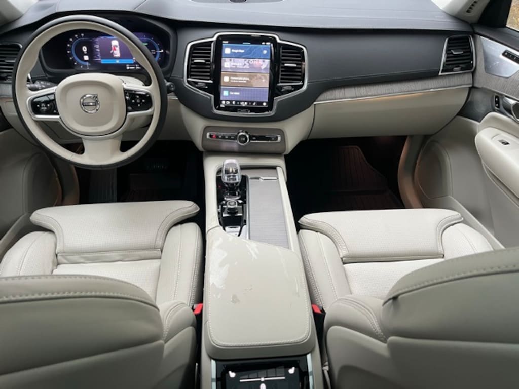 Certified 2025 Volvo XC90 Plug-In Hybrid T8 Ultra SUV