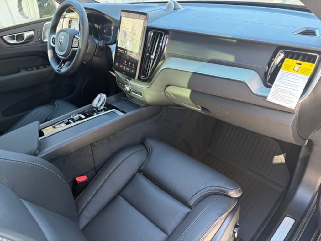 New 2026 Volvo XC60 plug-in hybrid T8 Ultra Black Edition SUV