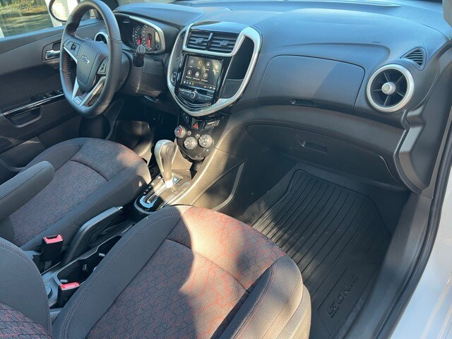 2018 Chevrolet Sonic LT photo 2
