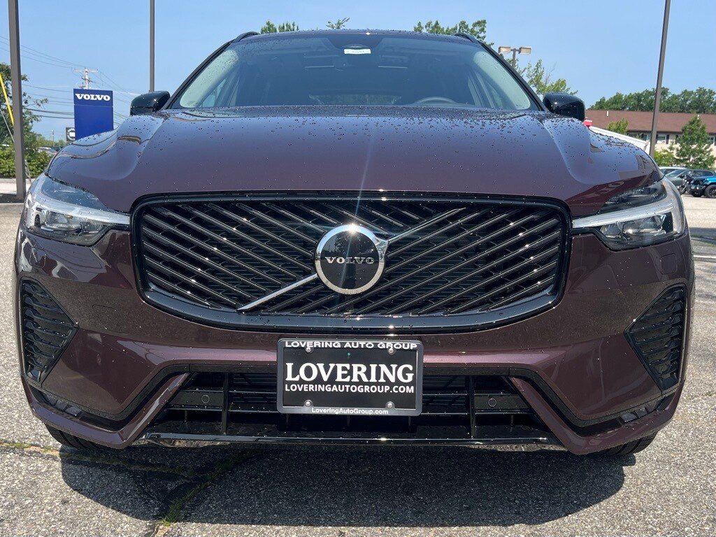 2026 Volvo XC60 B5 Core photo 2
