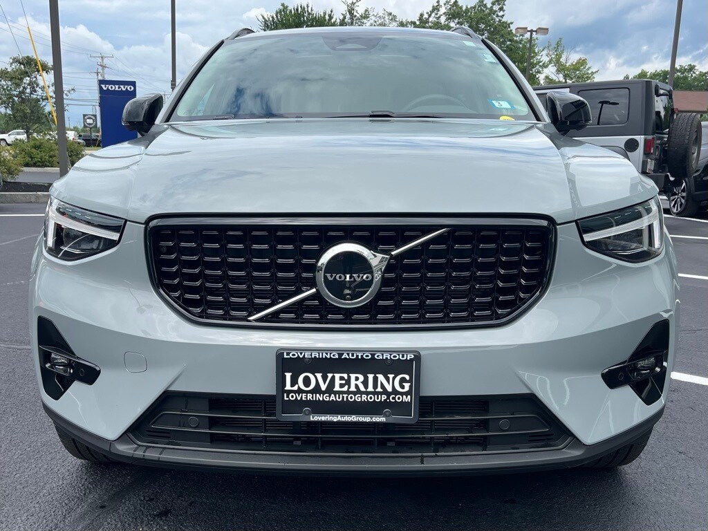 2024 Volvo XC40 Ultimate photo 3