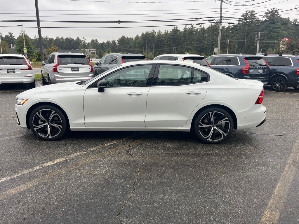 2024 Volvo S60 B5 Plus photo 3