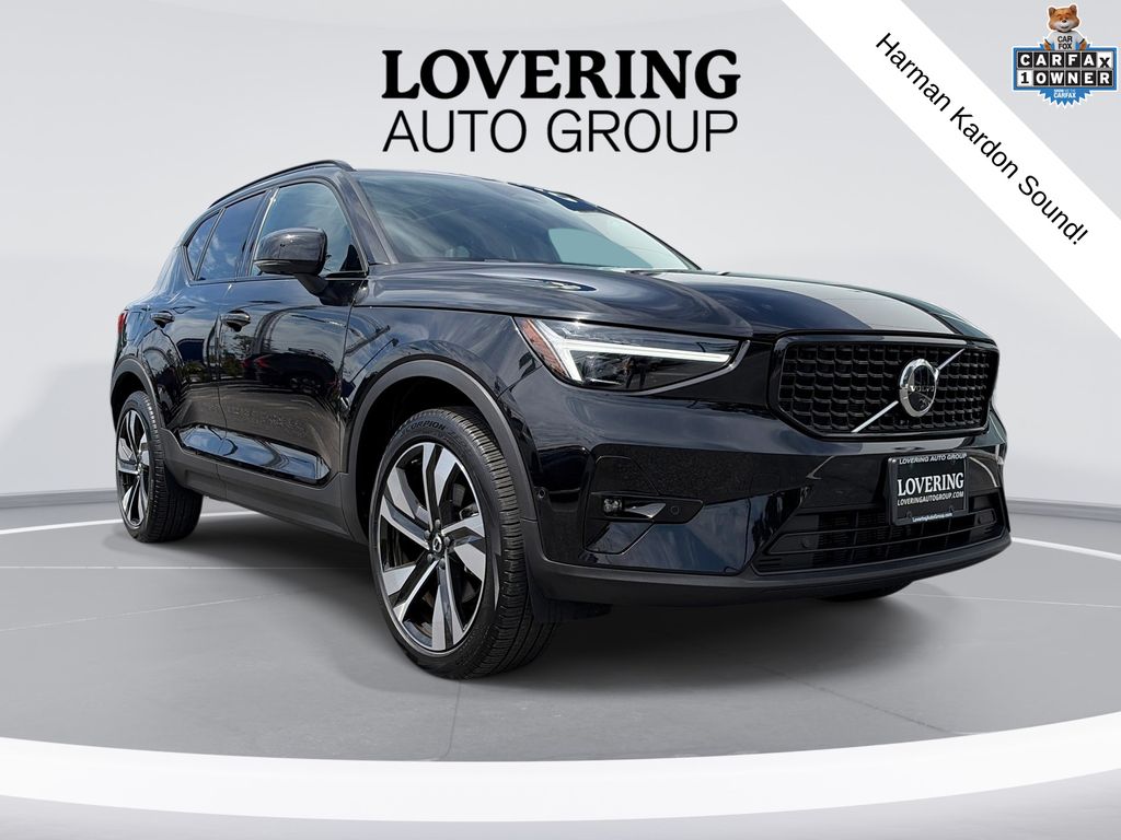 2025 Volvo XC40