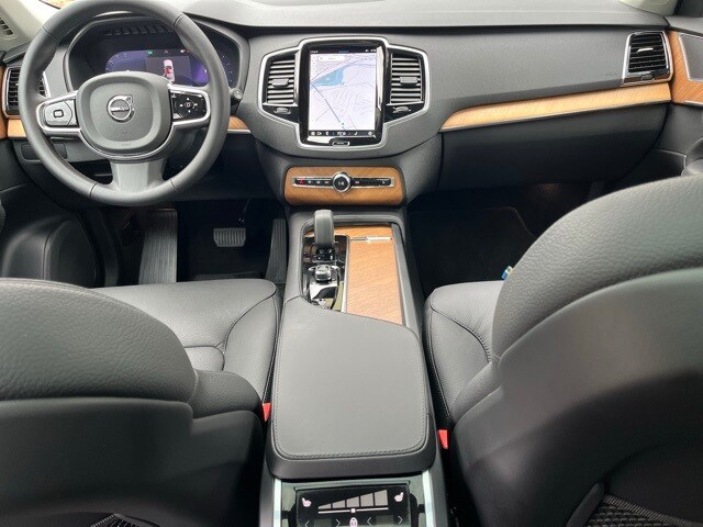 2024 Volvo XC90 Plus photo 4