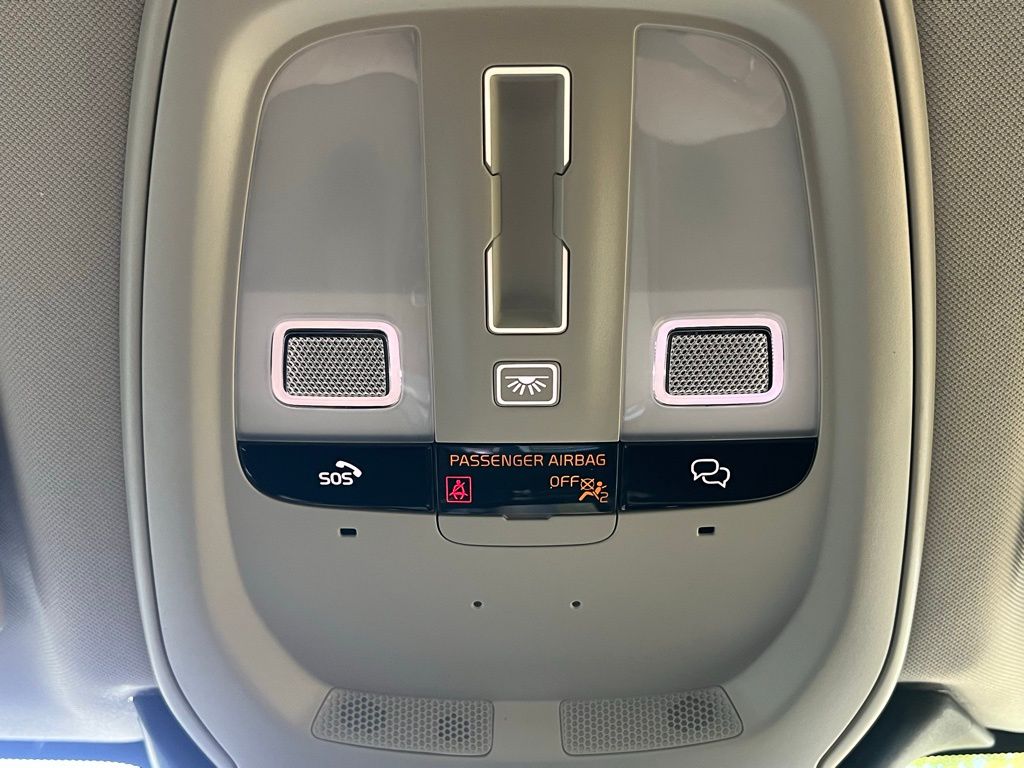 2026 Volvo XC60 Plus - Photo 29