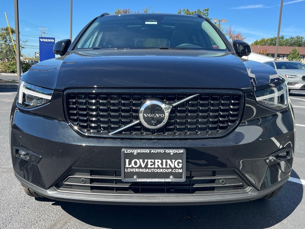 New 2026 Volvo XC40 B5 Plus SUV