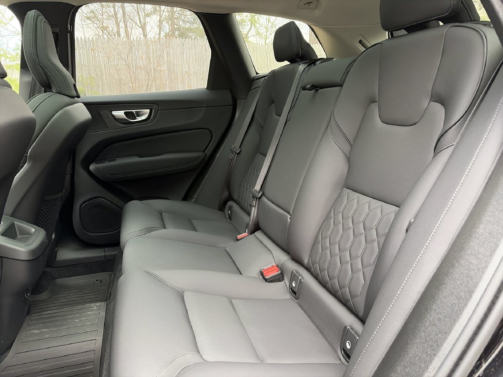 2026 Volvo XC60 Plus - Photo 25