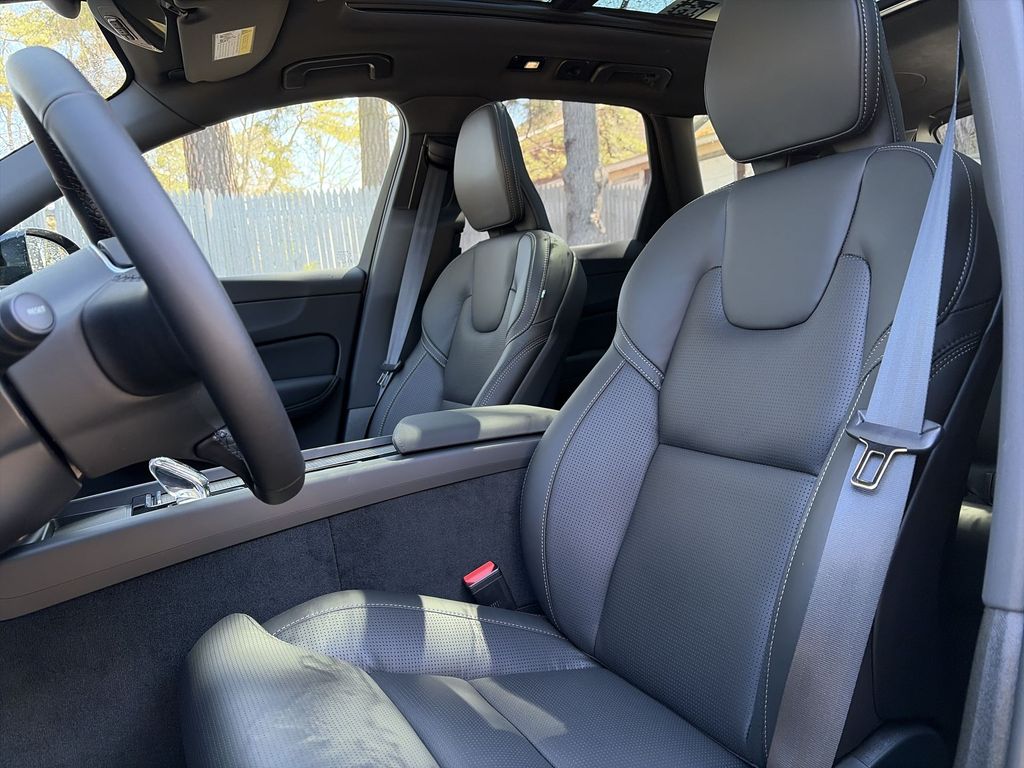 2026 Volvo XC60 Ultra - Photo 13