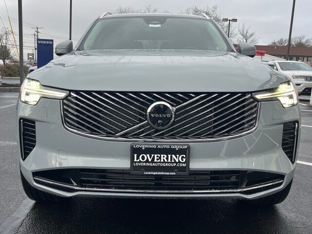 2026 Volvo XC90 T8 Plus photo 2