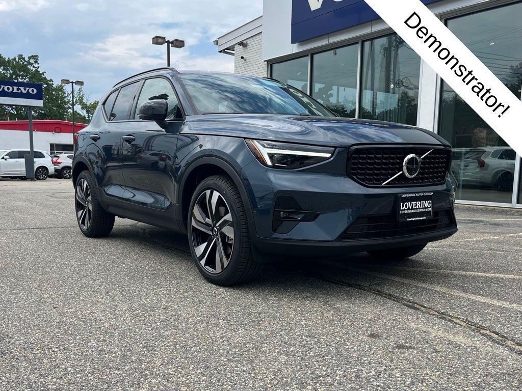 2026 Volvo XC40 SUV 