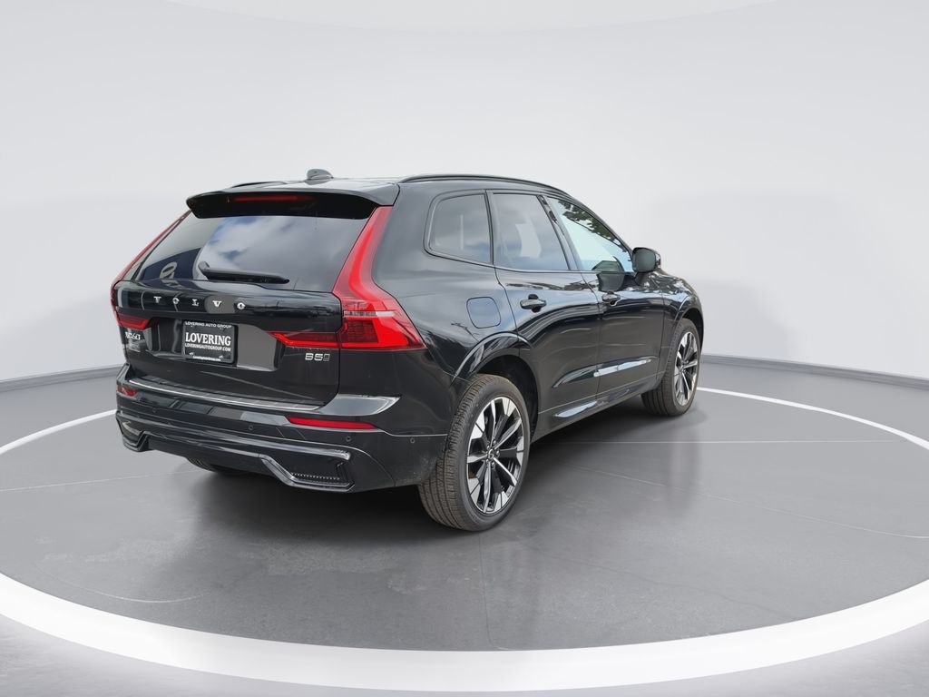 2026 Volvo XC60 Plus - Photo 8