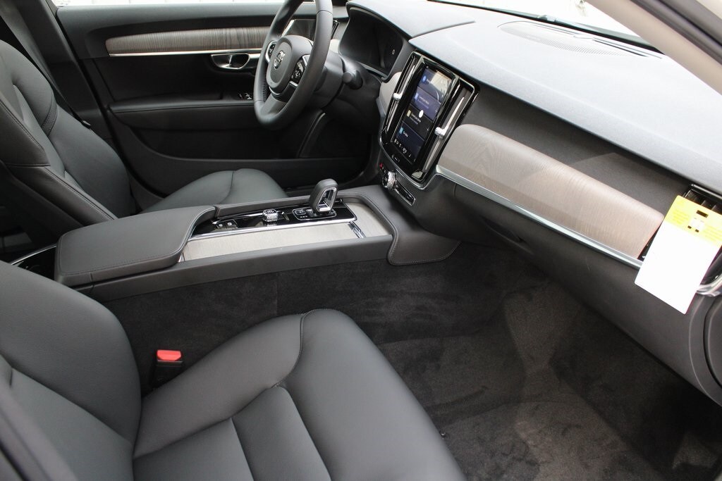 2025 Volvo S90 Plus photo 2