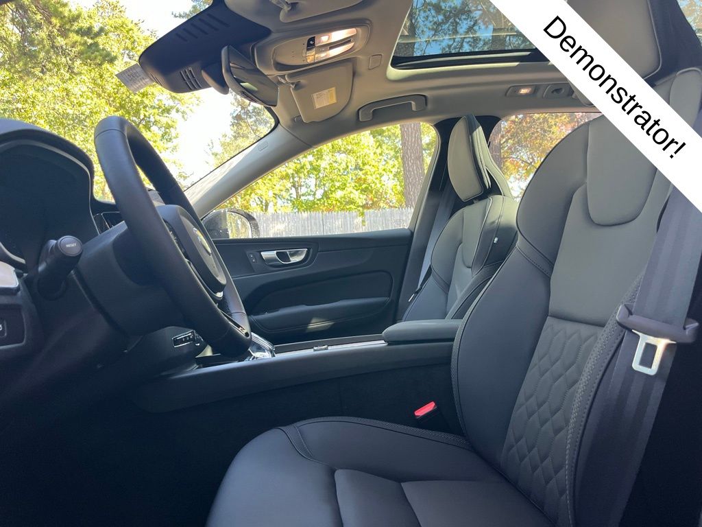 2026 Volvo XC60 Plus - Photo 19