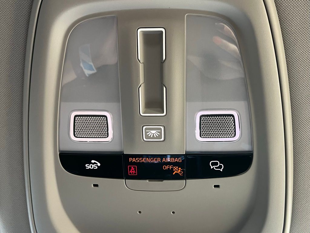 2026 Volvo XC60 Plus - Photo 27