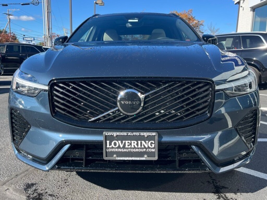 New 2026 Volvo XC60 B5 Core SUV