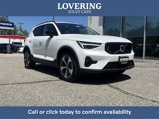 2025 Volvo XC40 B5 Plus Dark Theme AWD SUV