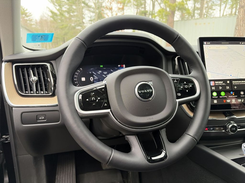2026 Volvo XC60 Plus - Photo 11