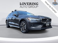2025 Volvo V60 Cross Country B5 Ultra Wagon