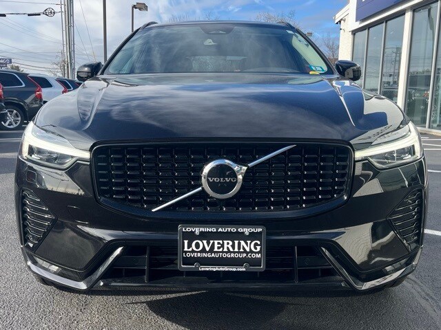 2025 Volvo XC60 B5 Core photo 2