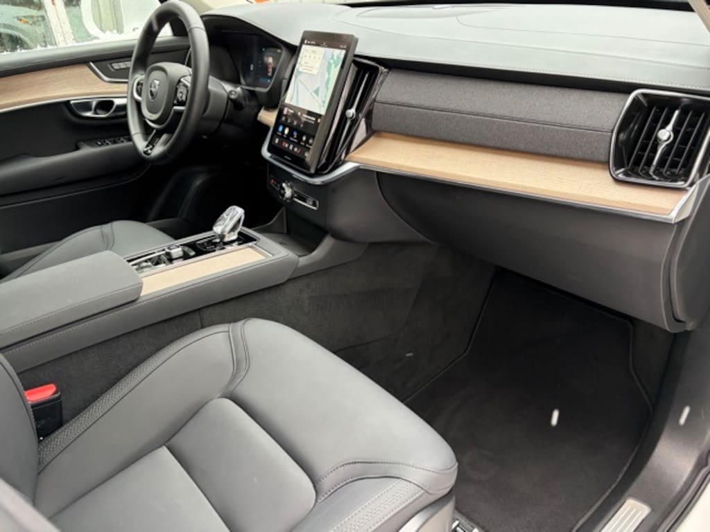 Certified 2025 Volvo XC90 B6 Plus 7-Seater SUV