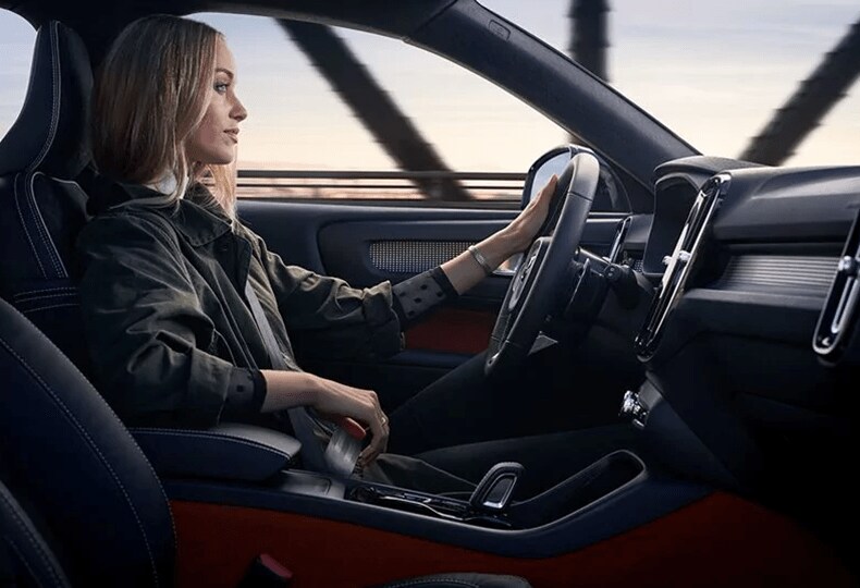 2018 Volvo XC40 Gallery 4