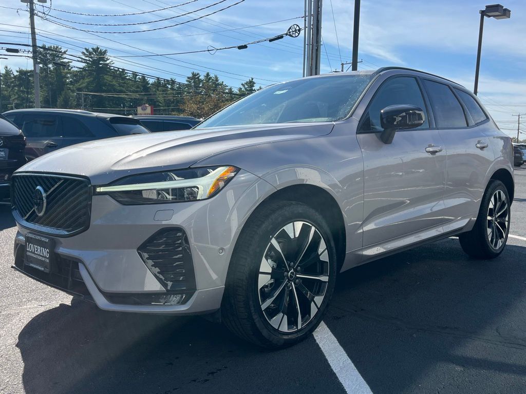 2026 Volvo XC60 Plus - Photo 7