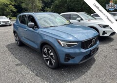 2024 Volvo XC40 B5 Plus Dark Theme SUV