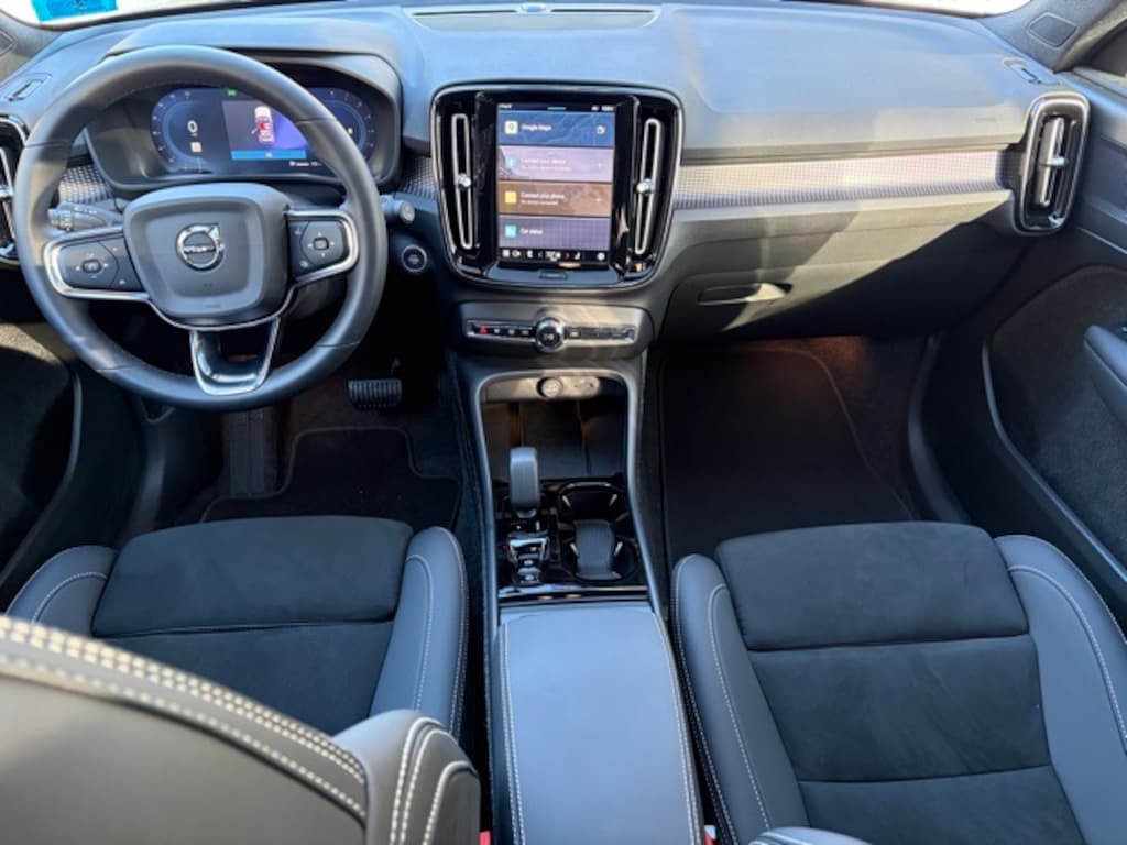 Certified 2025 Volvo XC40 B5 Plus Dark Theme SUV
