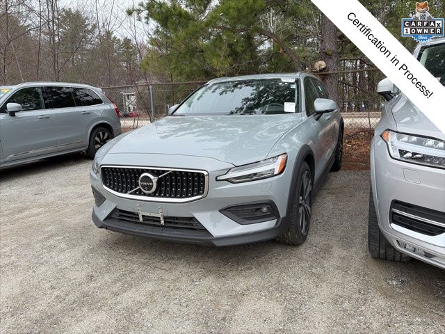 2025 Volvo V60 Cross Country Wagon 