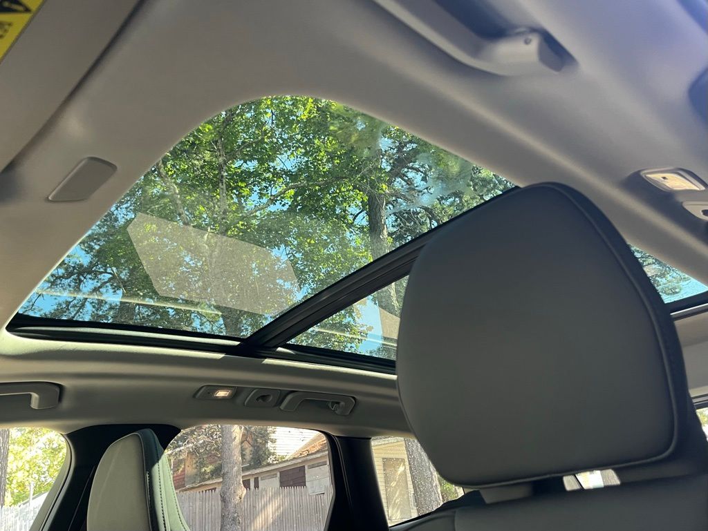 2026 Volvo XC60 Plus - Photo 18