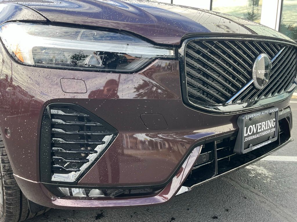 2026 Volvo XC60 Plus - Photo 13