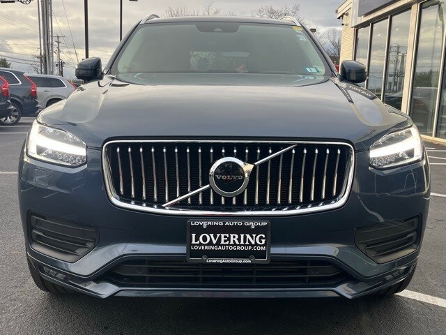 2022 Volvo XC90 T6 Momentum photo 3