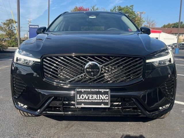 2026 Volvo XC60 B5 photo 2