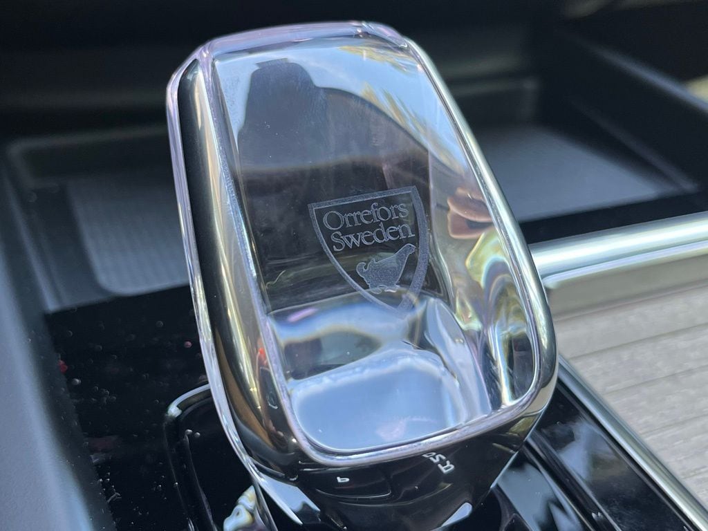 2026 Volvo XC60 Plus - Photo 22
