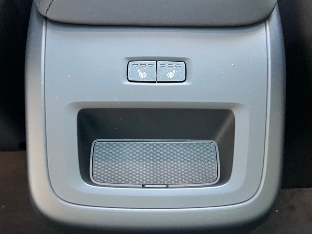 2026 Volvo XC60 Plus - Photo 29