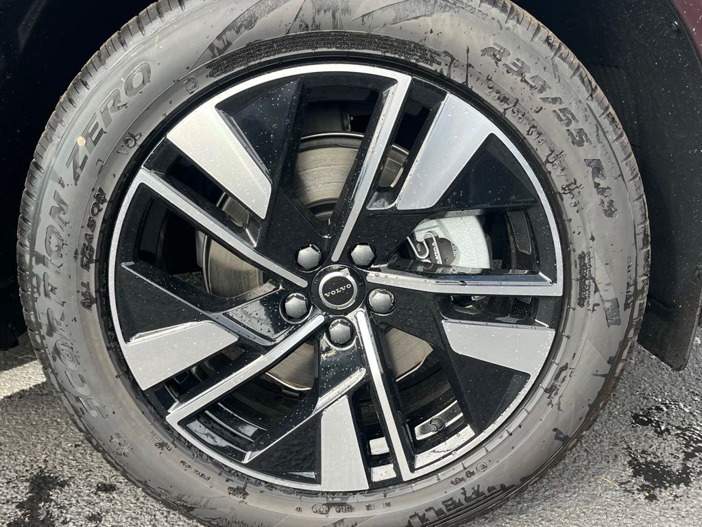 2026 Volvo XC60 Plus - Photo 16