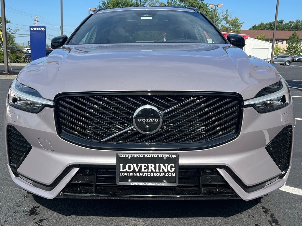 2026 Volvo XC60 B5 Plus photo 2