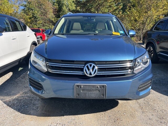 2017 Volkswagen Tiguan Wolfsburg Edition photo 2
