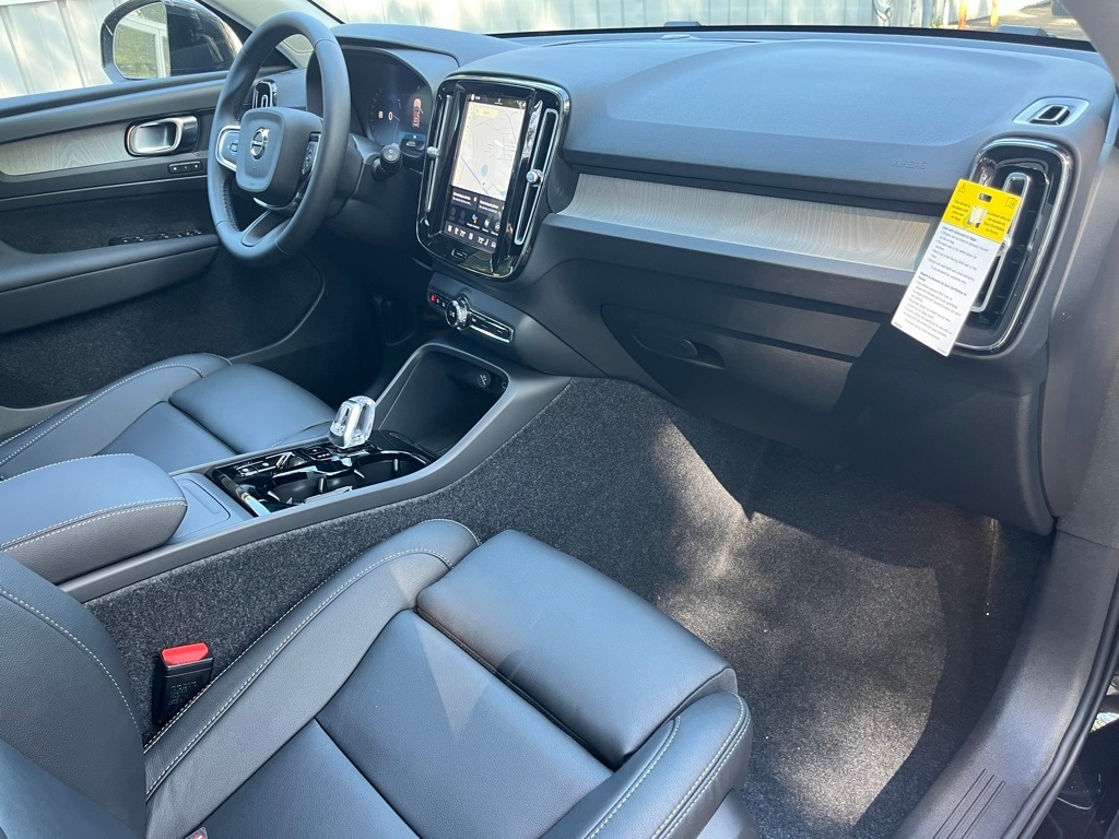 New 2026 Volvo XC40 B5 Plus SUV