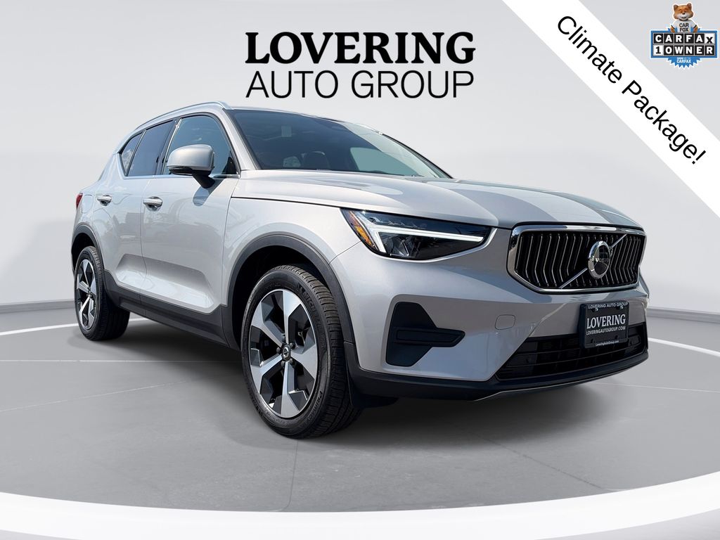 2024 Volvo XC40 SUV 