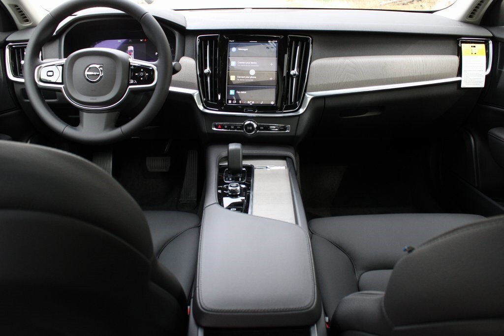 2025 Volvo S90 Plus photo 4