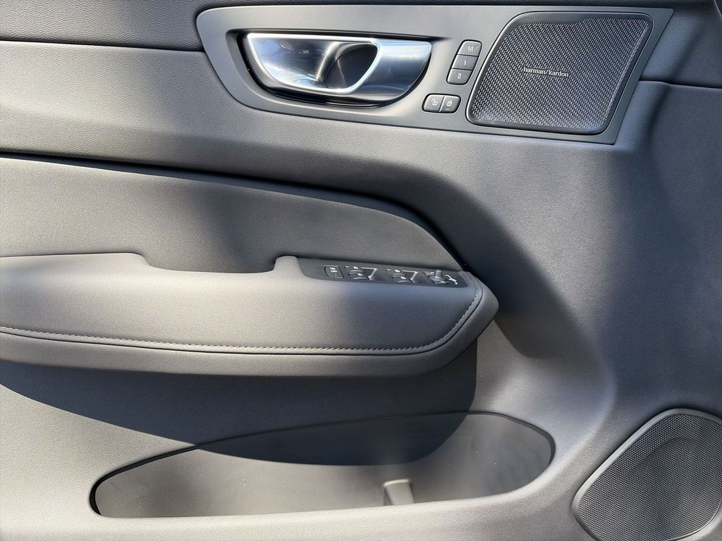 2026 Volvo XC60 Ultra - Photo 15