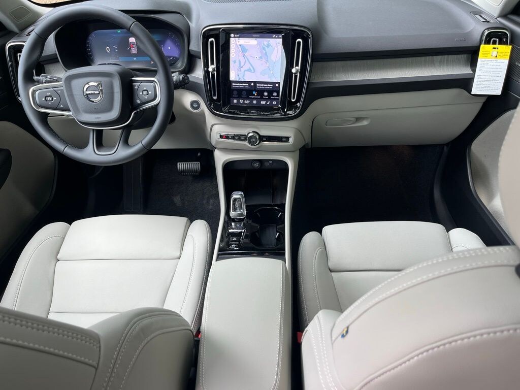 New 2026 Volvo XC40 B5 Ultra SUV