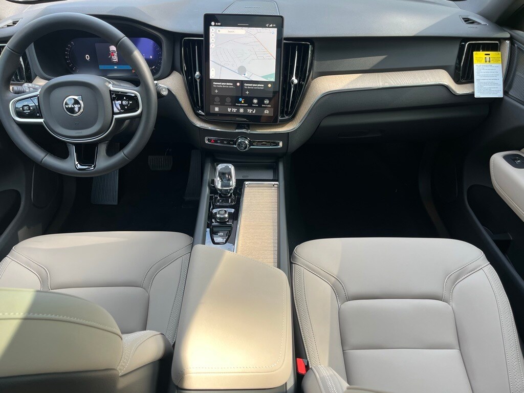 2026 Volvo XC60 B5 Plus photo 3