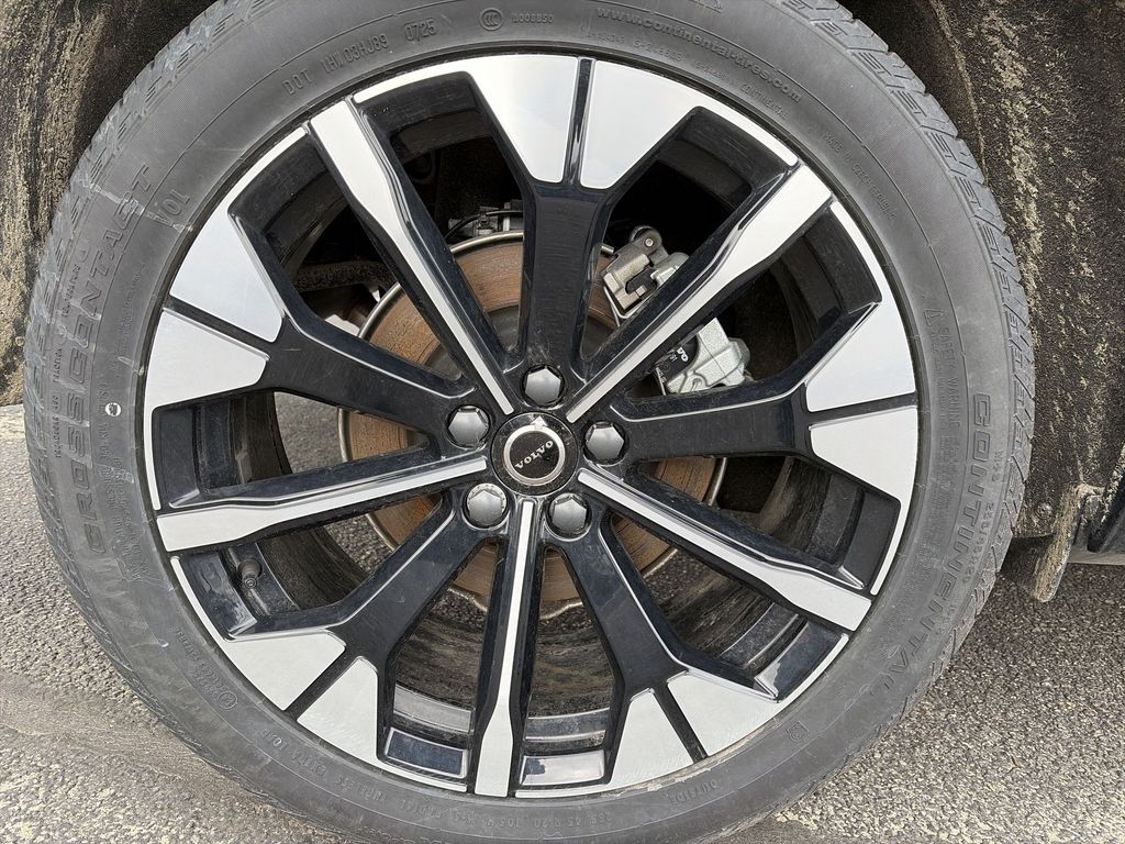2026 Volvo XC60 Plus - Photo 18