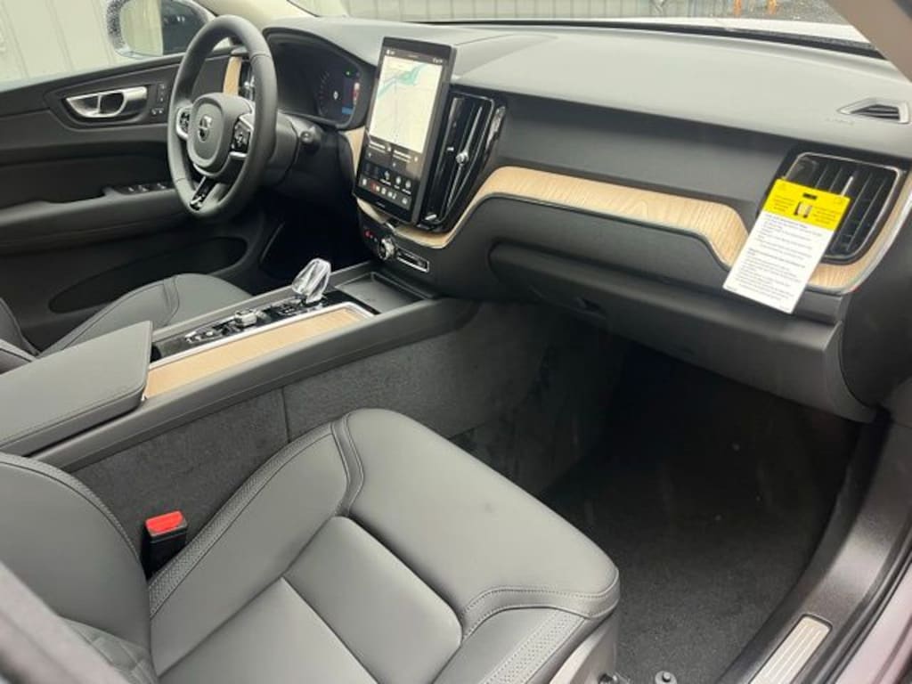 New 2026 Volvo XC60 B5 Plus SUV