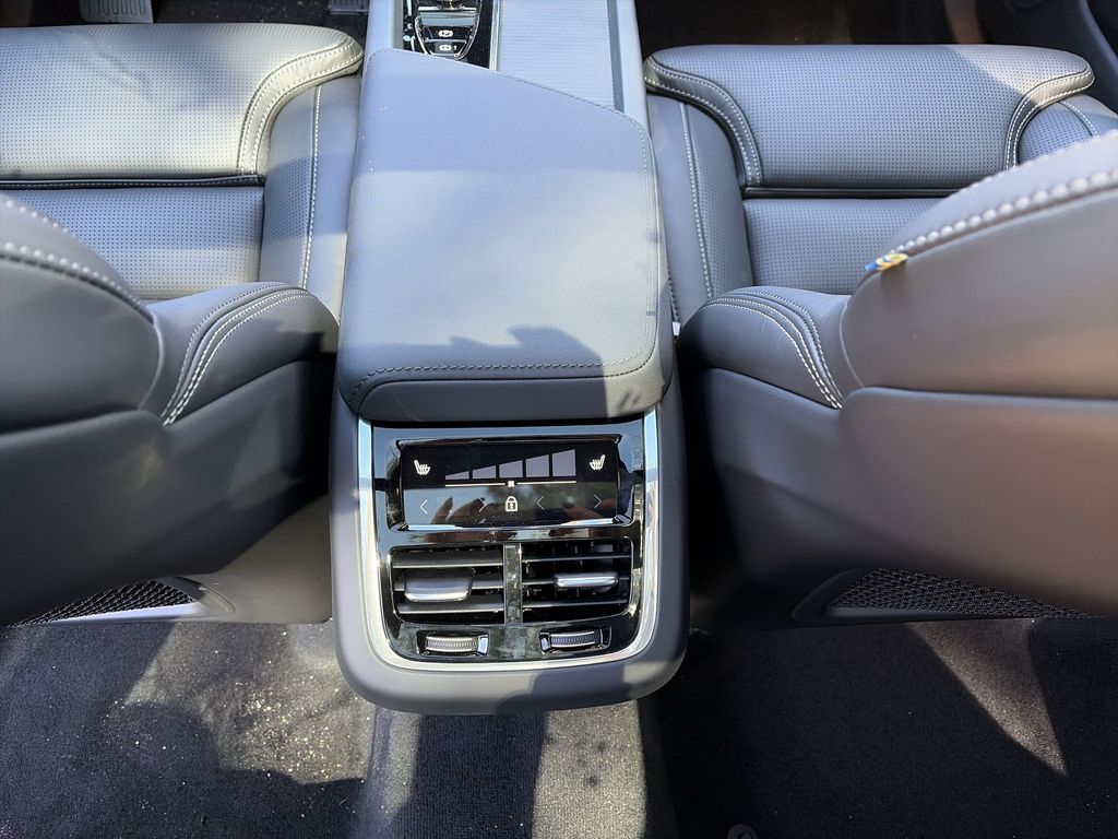 2026 Volvo XC60 Ultra - Photo 22