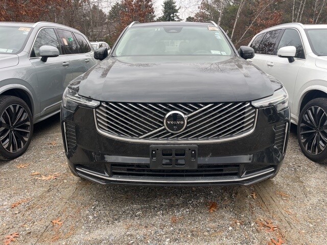 2025 Volvo XC90 B5 Plus photo 2