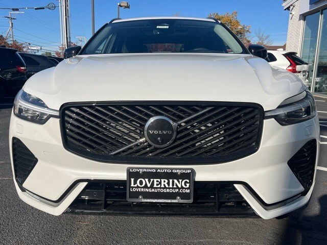 2026 Volvo XC60 B5 Plus photo 3